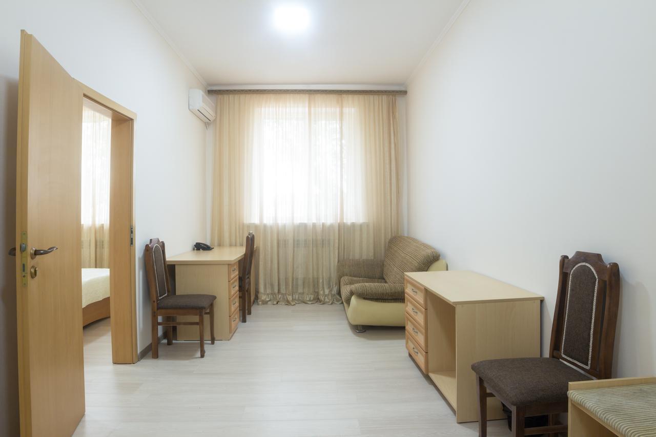 Hotel Alma Ata Zhosaly ภายนอก รูปภาพ